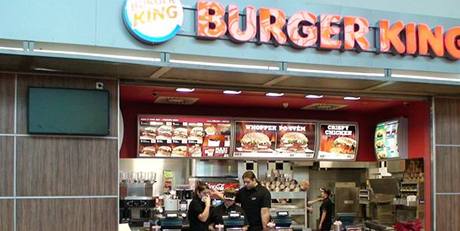 Zástupci spoleností AmRest a Burger King