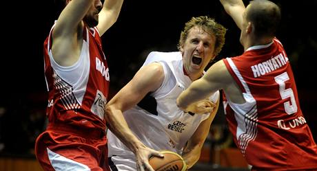 �e�tí basketbalisté usp�li. 