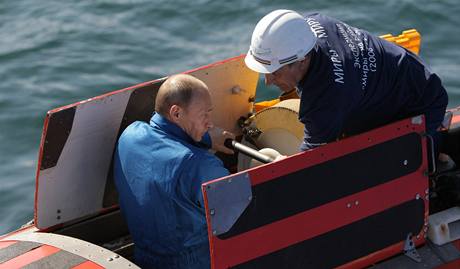 Vladimir Putin nastupuje do ponorky