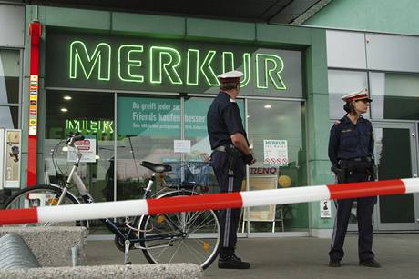 Policisté zastelili trnáctiletého zlodje stelou do zad. Rakousko je poboueno.