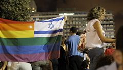 Homosexuály podpořilo v Izraeli přes 70 tisíc lidí. Dva byli zavražděni