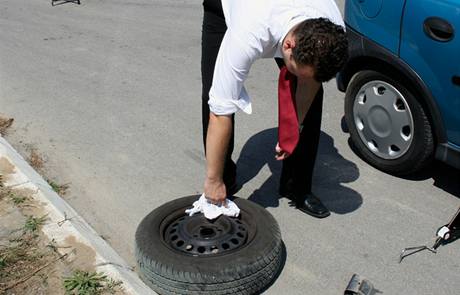 Výmna pneumatiky - ilustraní foto.
