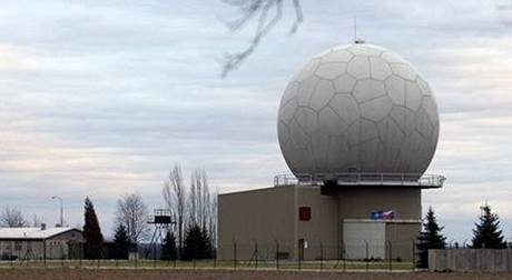 Radar NATO v Nepolisích. Ten u Slavkova byl práv sputn.