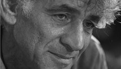 Leonarda Bernsteina destky let tajn sledovala FBI