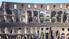 Koloseum obsadili jeho strci. Boj se propoutn