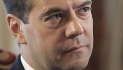 Ruský tisk kritizuje Medveděva za komisi proti falšování dějin 
