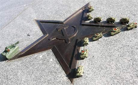 Akce u památníku Rudé armády v Brn pi píleitosti 41. výroí okupace eskoslovenska vojsky Varavské smlouvy