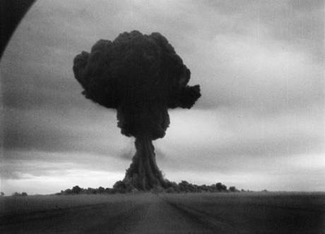 První výbuch atomové bomby v Semipalatinsku.