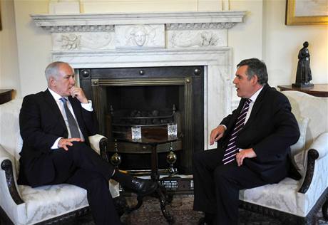 Benjamin Netanjahu na návtv u britského premiéra Gordona Browna