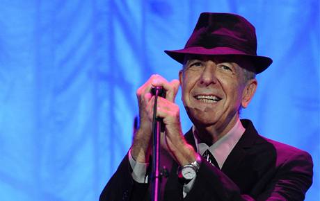 Leonard Cohen pi svm koncertu v Bratislav (28. srpna 2009)