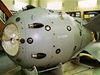 Kopie RDS-1, první sovtské jaderné bomby.