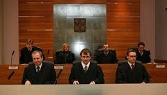 Nejvyí správní soud v Brn zamítl 4. bezna vládní návrh na rozputní krajn pravicové Dlnické strany