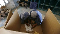 Afghnsk volby provzely podvody. Vsledky se budou potat znovu