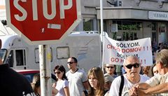 Na slovenskou ambasádu v Maďarsku zaútočili zápalnými láhvemi