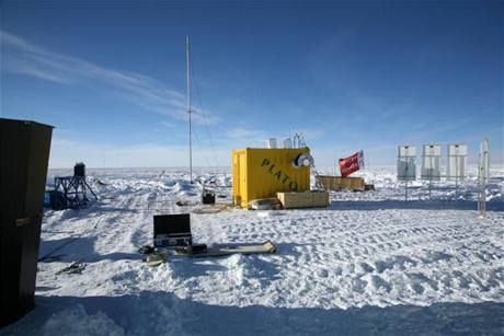 Zkuenosti z provozu citlivých astronomických pístroj v extrémních antarktických podmínkách získávají vdci díky PLATeau Observatory. 