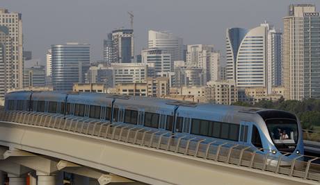 V Dubaji zahájilo provoz metro, které bude první na Arabském poloostrov.