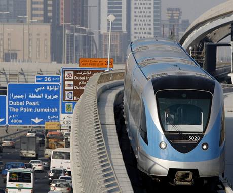 V Dubaji zahájilo provoz metro, které bude první na Arabském poloostrov.