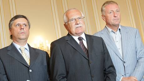 Jan Fischer, Václav Klaus a Mirek Topolánek na Hrad