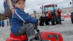 Jihomoravské doínky - dti si zajezdily na miniaturních Zetorech