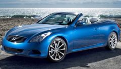 Nový �ty�místný kabriolet s pevnou skládací st�echou je postaven na základ� kupé Infiniti G37 Coupé.