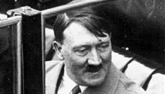 Pask aukce sthla Hitlerovy vci po idovskch protestech