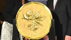 Stokilová kanadská zlatá mince bude jeden den k vidění v Praze