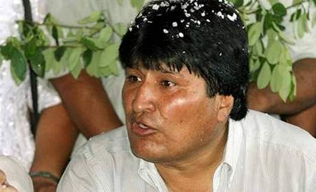 Evo Morales zahájil znárodování.