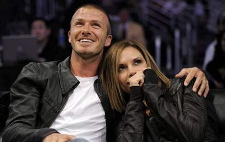 David Beckham se svou manelkou Victorií, lenkou Spice Girls.