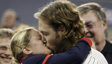 První gratulace pila od manela.