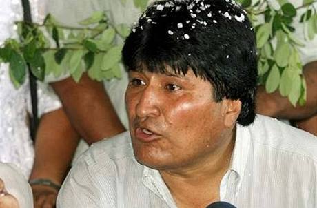 Evo Morales zahájil znárodování.