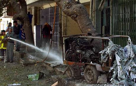 Sebevraedný atentát v Kábulu (ulustraní foto)
