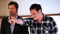 Quentin Tarantino a Brad Pitt pijeli soutit o muli