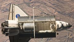 Americk raketopln spn pistl na zkladn v Kalifornii 