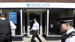 Barclays - Banka pila kvli systémové chyb o miliony.