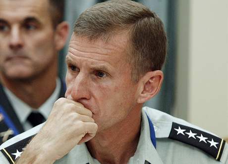 Velitel amerických jednotek v Afghanistánu Stanley McChrystal 