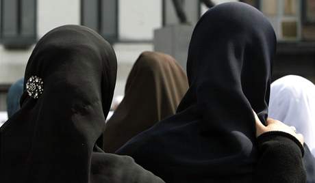 Muslimové mají podle nmeckého soudu právo na zvlátní modlitební místnost ve kolách
