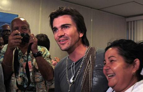 Hvzdou koncertu byl kolumbijsk zpvk Juanes