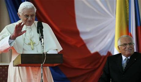 První den návtvy papee Benedikta XVI. v esku