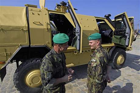 Lehké obrnné vozidlo Dingo 2 by mlo vojáky v Afghánistánu chránit. Je vak spíe pro zlost i je dokonce me ohroovat.