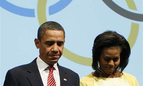 Barack Obama s manelkou pi obhajob kandidatury Chicaga