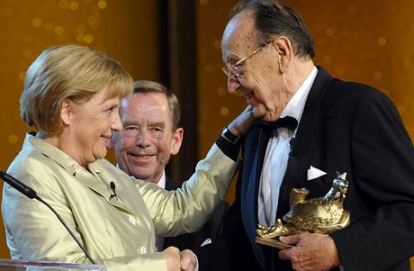 Merkelov, Havel a Genscher pi pedvn ceny Zlat slepice