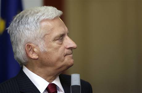 éf Evropského parlamentu Jerzy Buzek.