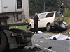 Pi nehod na Ostravsku zemeli v sanitce dva lidé.