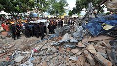 Zemtesen v Indonsii si vydalo zatm pes 600 mrtvch 