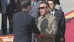 Kim ong-il se zdraví s ínským premiérem Wen ia-paem