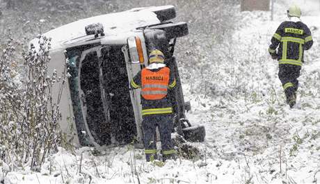 Sníh u zpsobil tisíce nehod