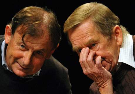 Václav Havel a Michael antovský na tiskové konferenci k 20. výroí politického pevratu v eskoslovensku.