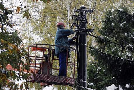 Snhová kalamita v esku v polovin íjna odízla tisíce lidí od elektriky.