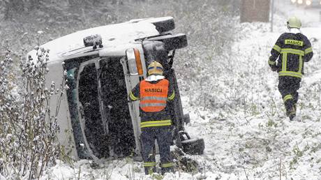 Sníh u zpsobil tisíce nehod