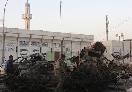 Ulice v iráku po nedávném bombovém útoku